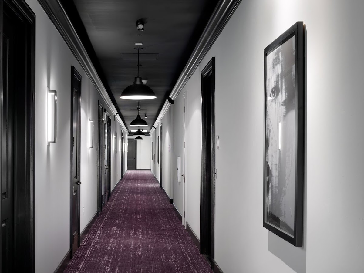 Axiom Hotel photo 2