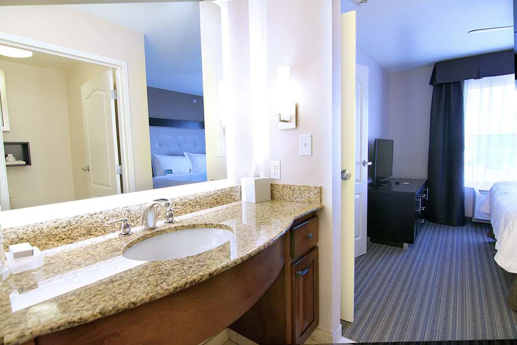 Homewood Suites by Hilton Fargo photo 2