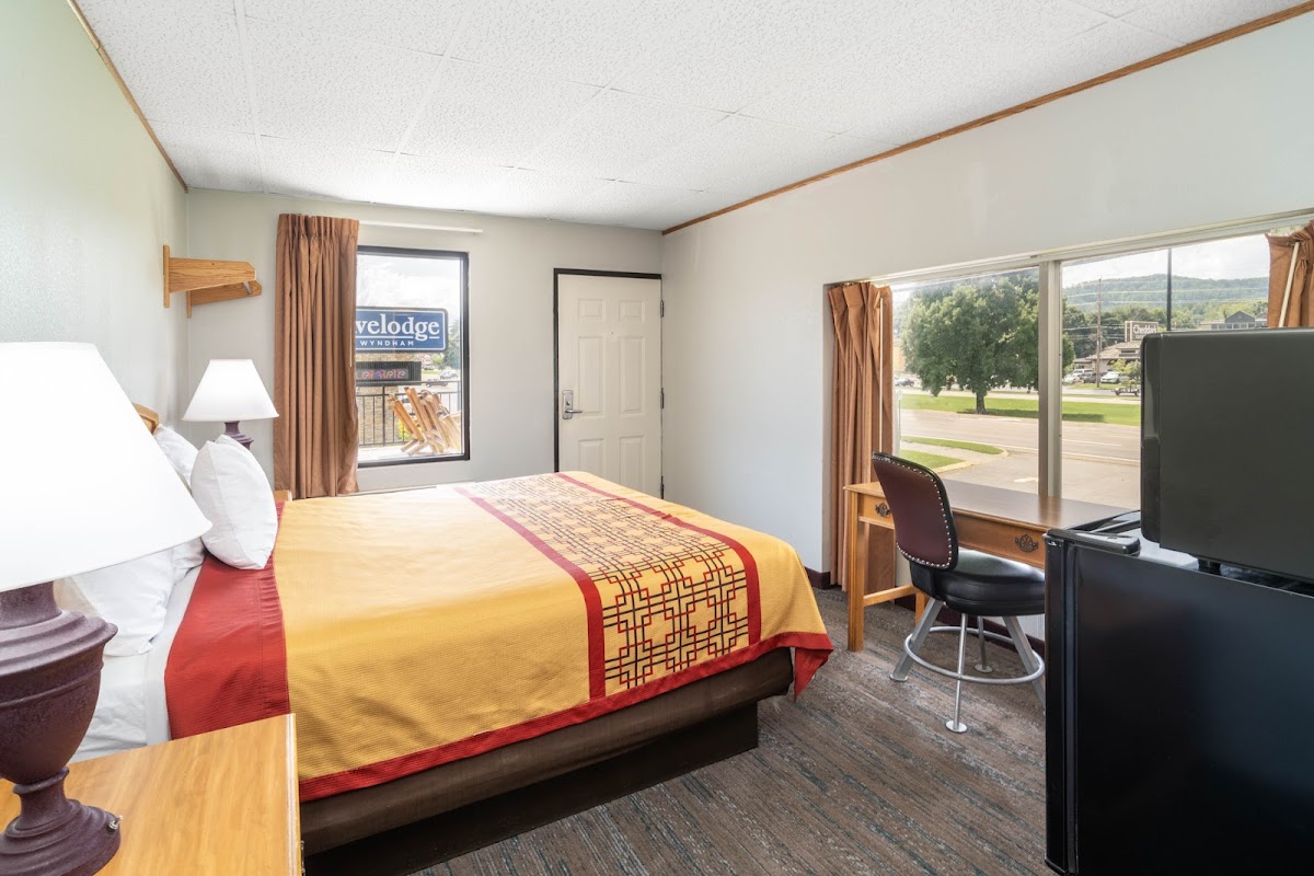 Pigeon Forge Parkway Inn photo 2