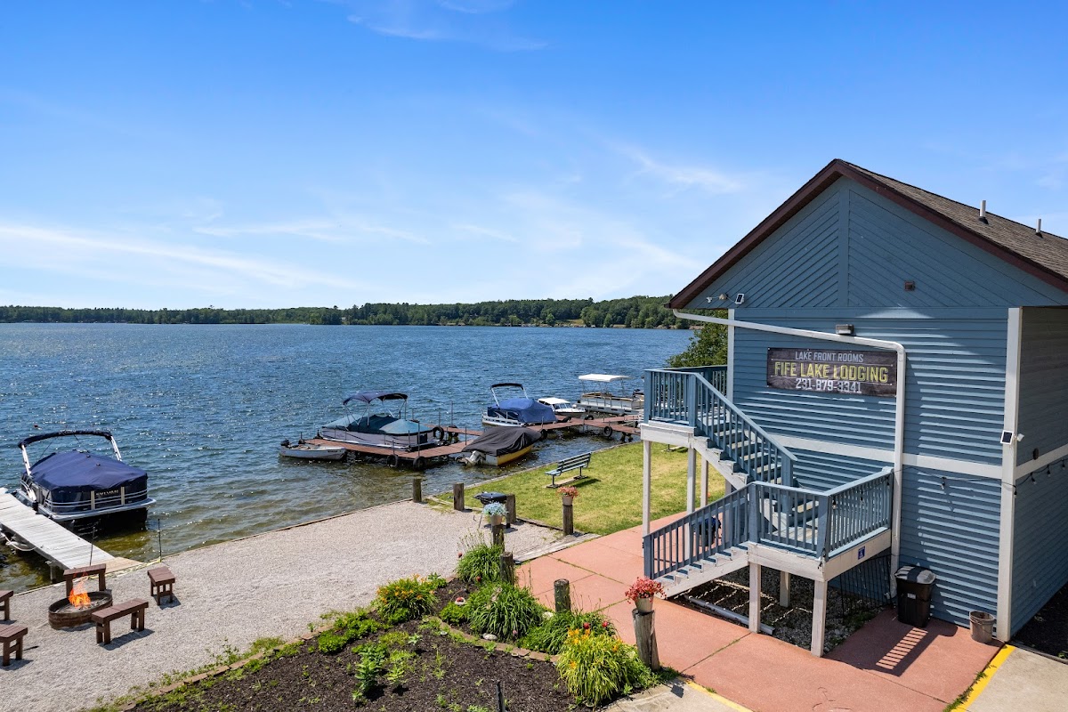 Fife Lake Lodging & Party Store