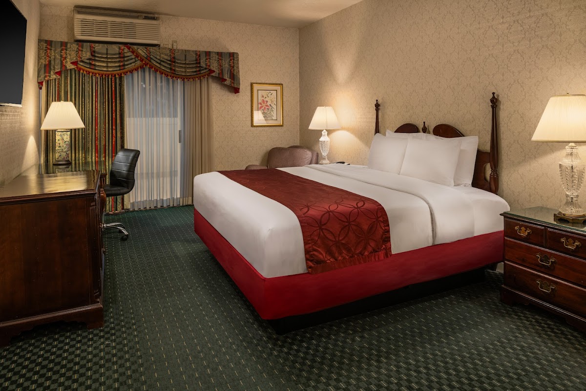 Carlyle Hotel Campbell photo 2