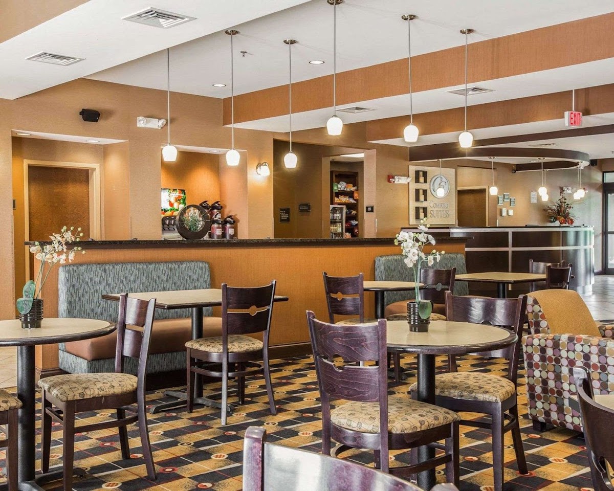 Comfort Suites At WestGate Mall photo 2