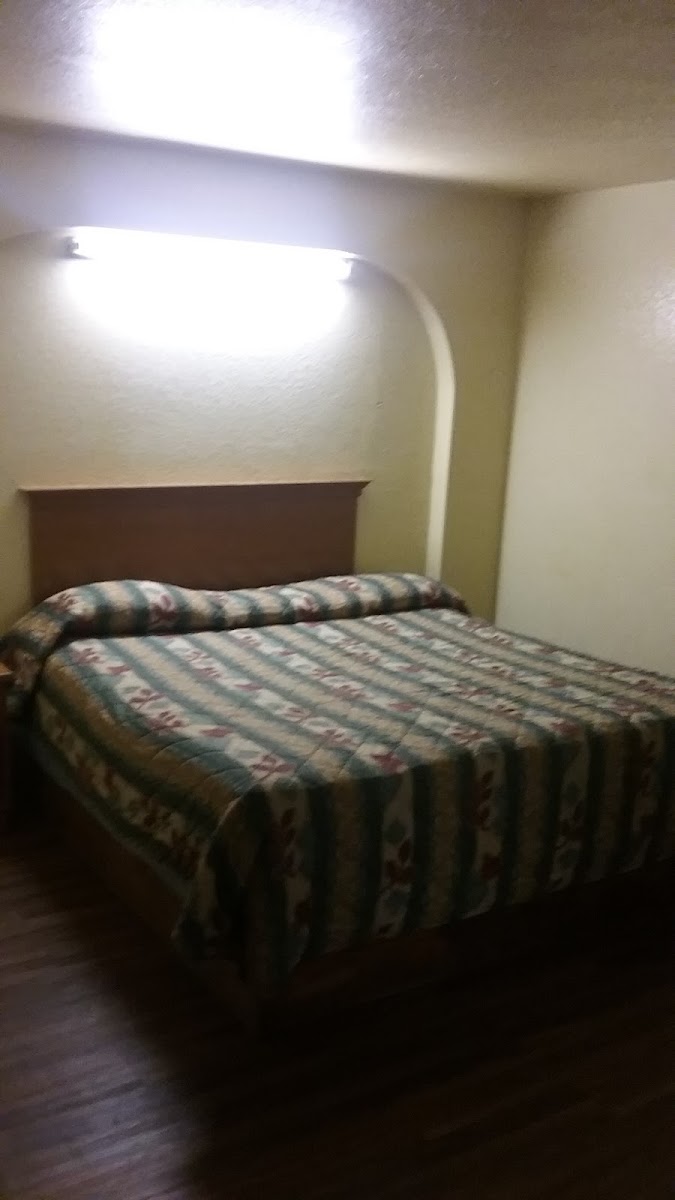 Nu-Capri Motel