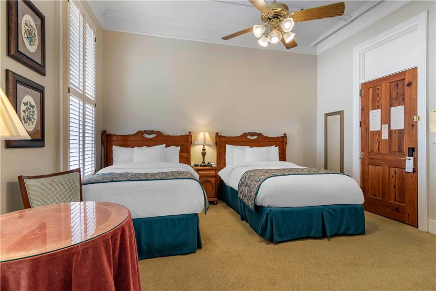 Windsor Hotel, an Ascend Collection Hotel photo 2