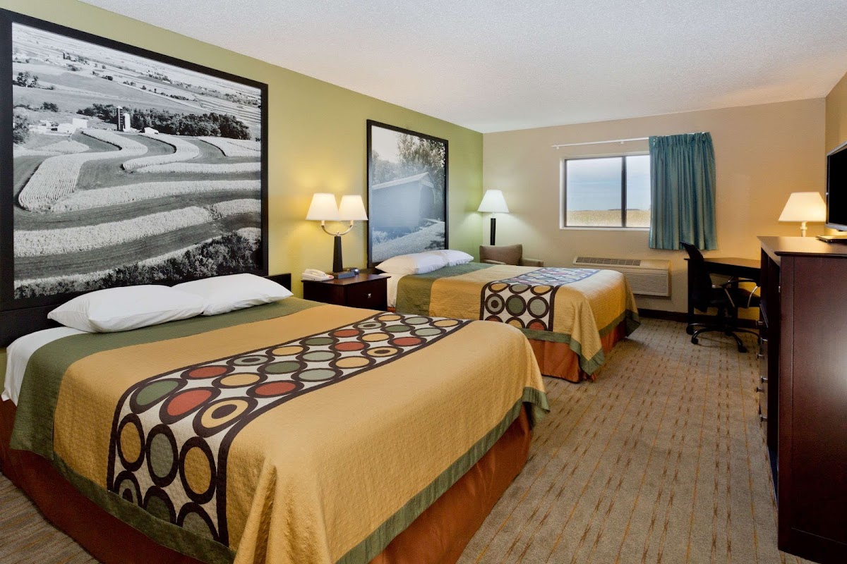 Super 8 by Wyndham Rochelle photo 2