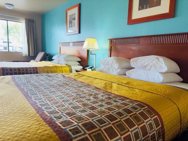 Claridge Inn photo 2