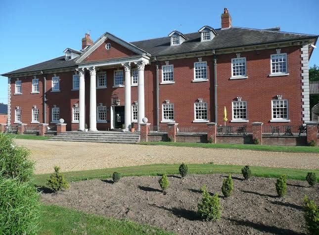 Elme Hall Hotel