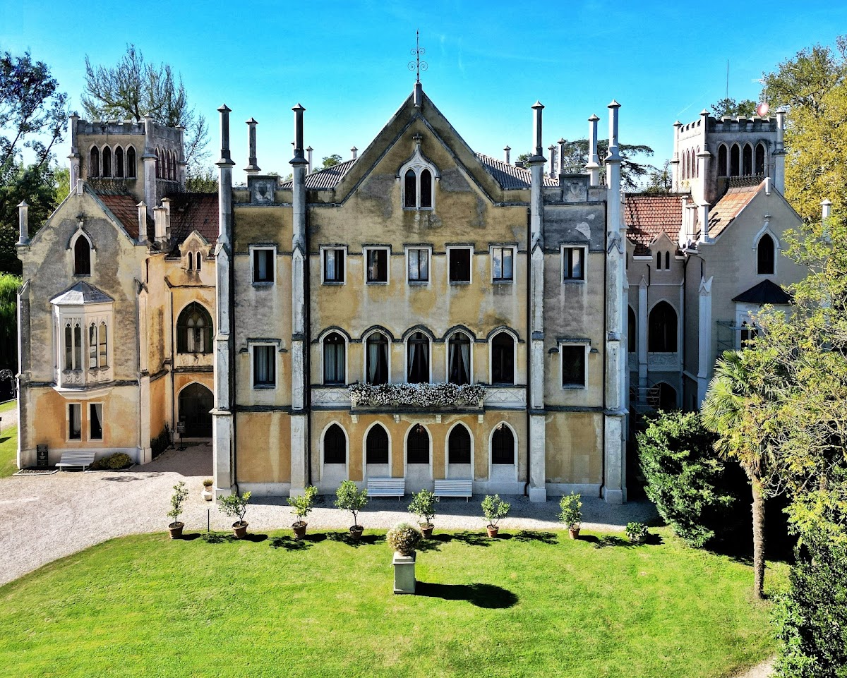 Castle Papadopoli Giol