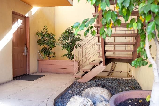 Studio City Court Yard Hotel photo 3