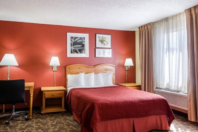 Quality Inn I-70 at Wanamaker photo 2