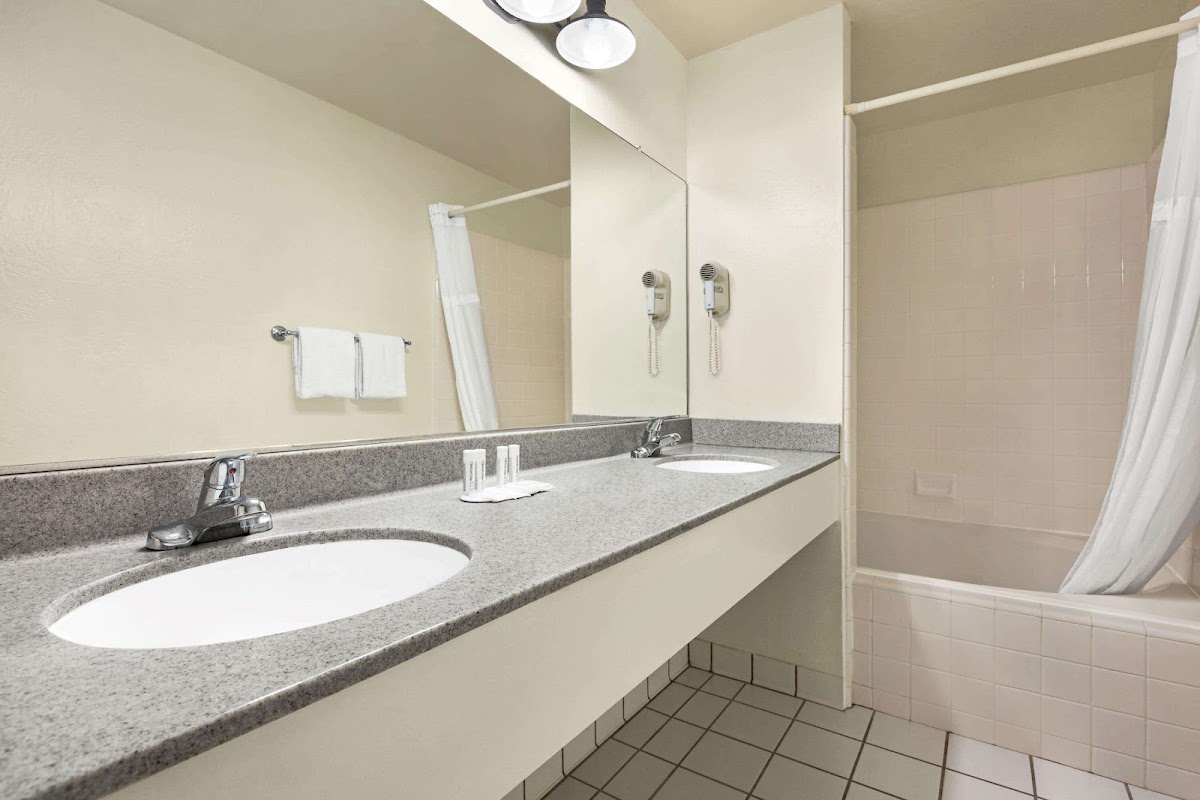 Baymont by Wyndham Fort Bragg photo 3