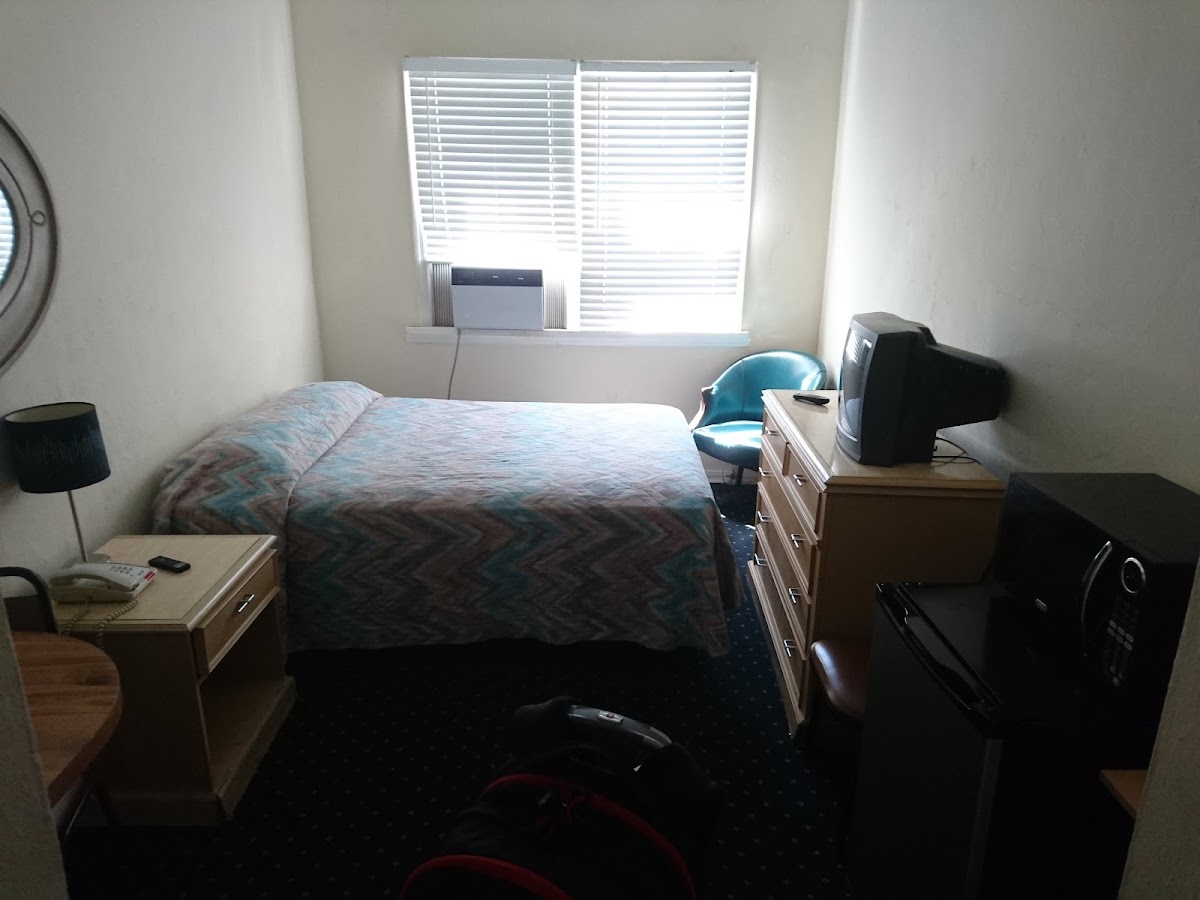 Lombardy Inn Hotel photo 2