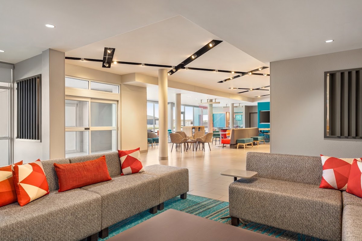avid hotel Boston Logan Airport - Revere by IHG photo 3