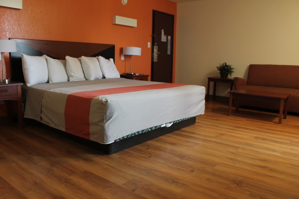 ASHLEY INN photo 2