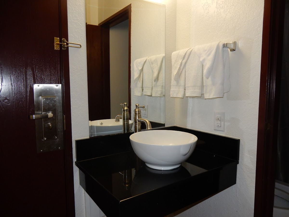 ASHLEY INN photo 3