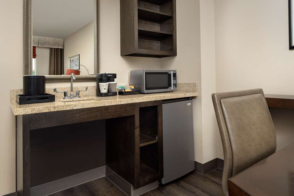 Embassy Suites by Hilton Birmingham Hoover photo 3