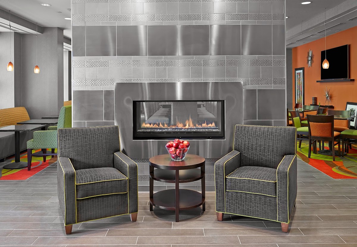 Hampton Inn by Hilton Calgary Airport North photo 3