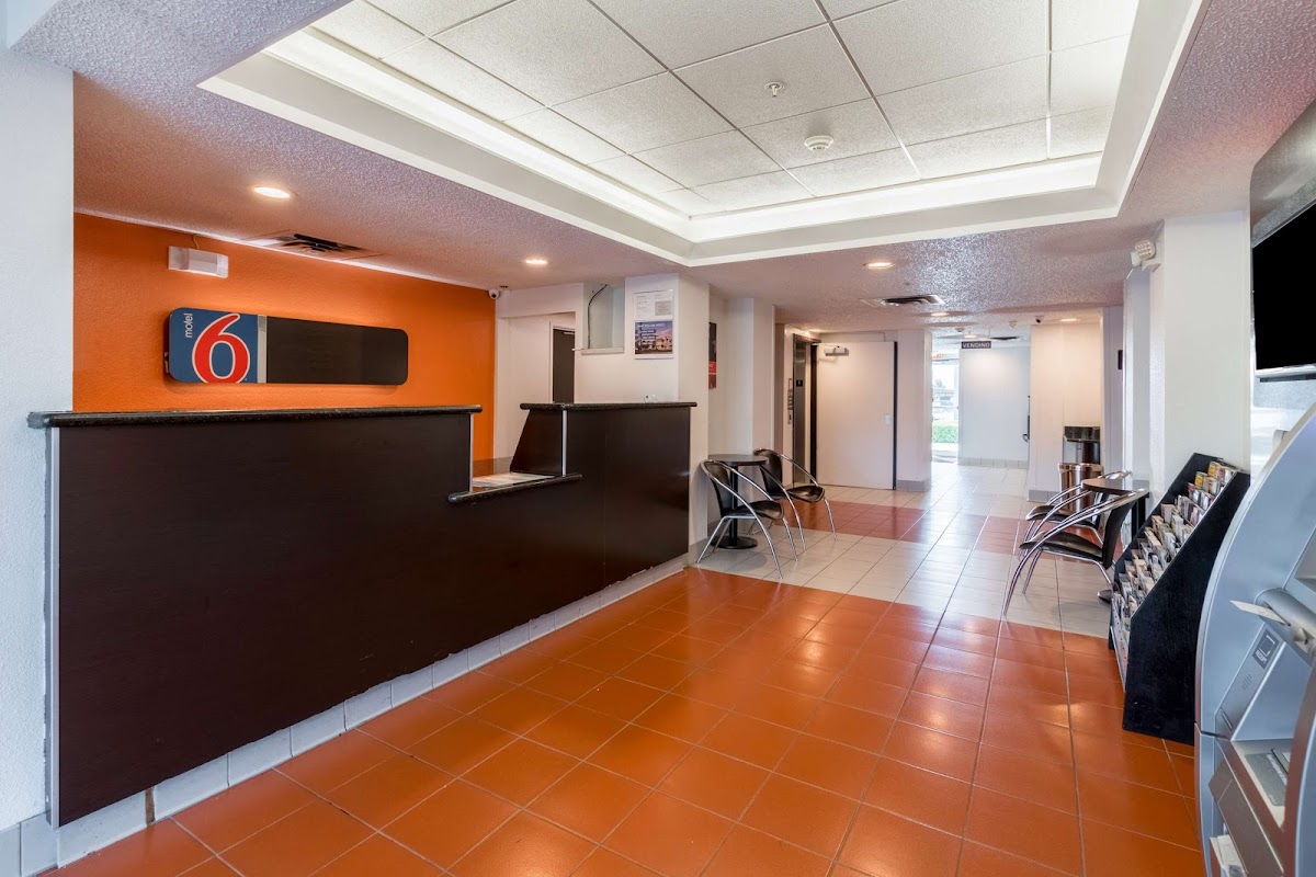 Motel 6 Irving, TX - DFW Airport North photo 3