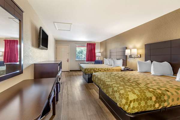 Econo Lodge Near Lackland Air Force Base-SeaWorld photo 2