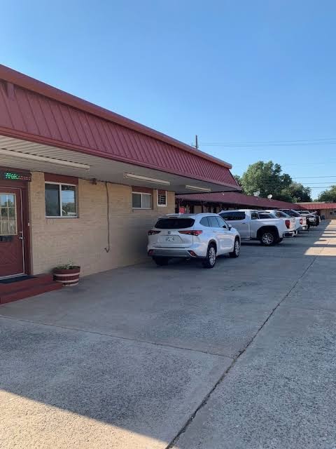 Deluxe Inn Lawton