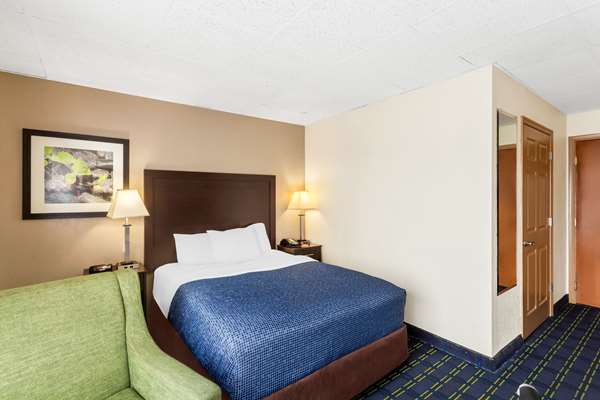 Econo Lodge Waynesboro - Skyline Drive photo 2