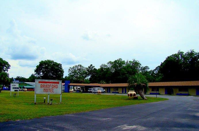 Bradford Motel & Campground photo 2