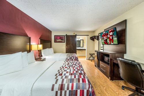 Red Roof Inn & Suites Wapakoneta photo 2