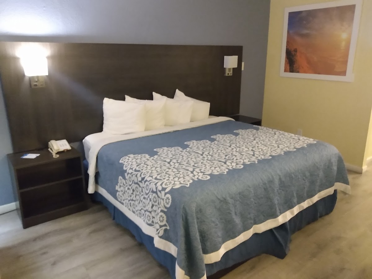 Days Inn by Wyndham Airport - Phoenix photo 2