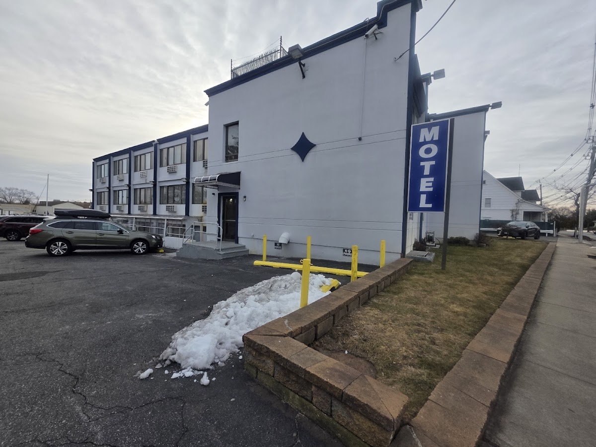 Yankee Clipper Motor Inn