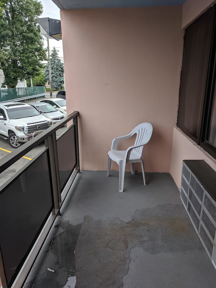 Yankee Clipper Motor Inn photo 3