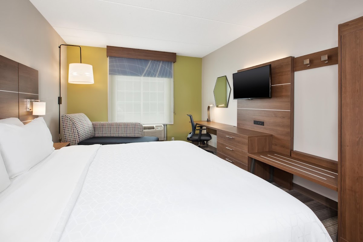 Holiday Inn Express & Suites Warrenton, an IHG Hotel photo 2