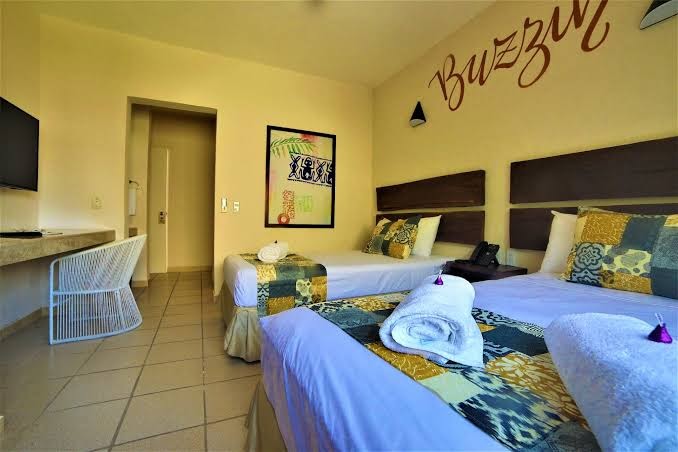 12 BEES HOTEL photo 2