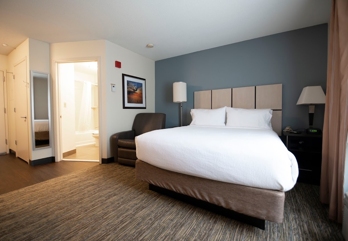 Sonesta Simply Suites Chicago Naperville photo 2