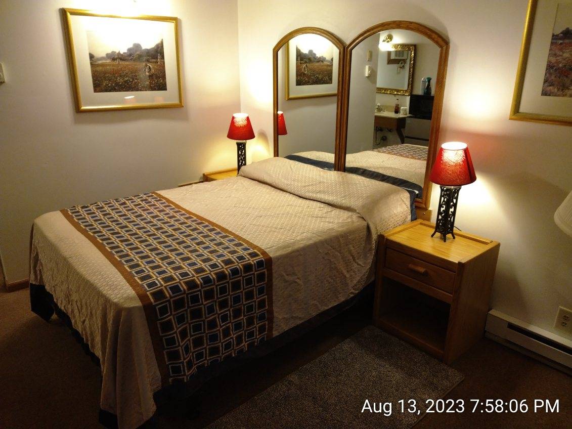Valley Motel of Dresser l.l.c photo 2