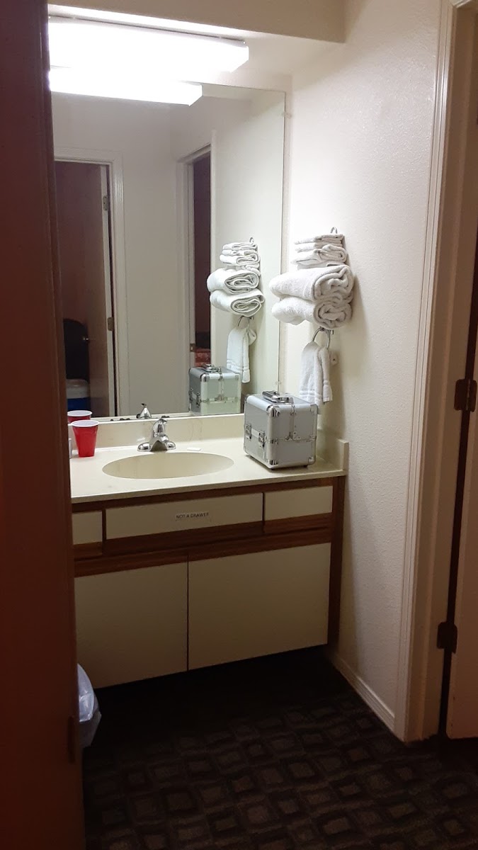 Marina Suites Motel photo 2