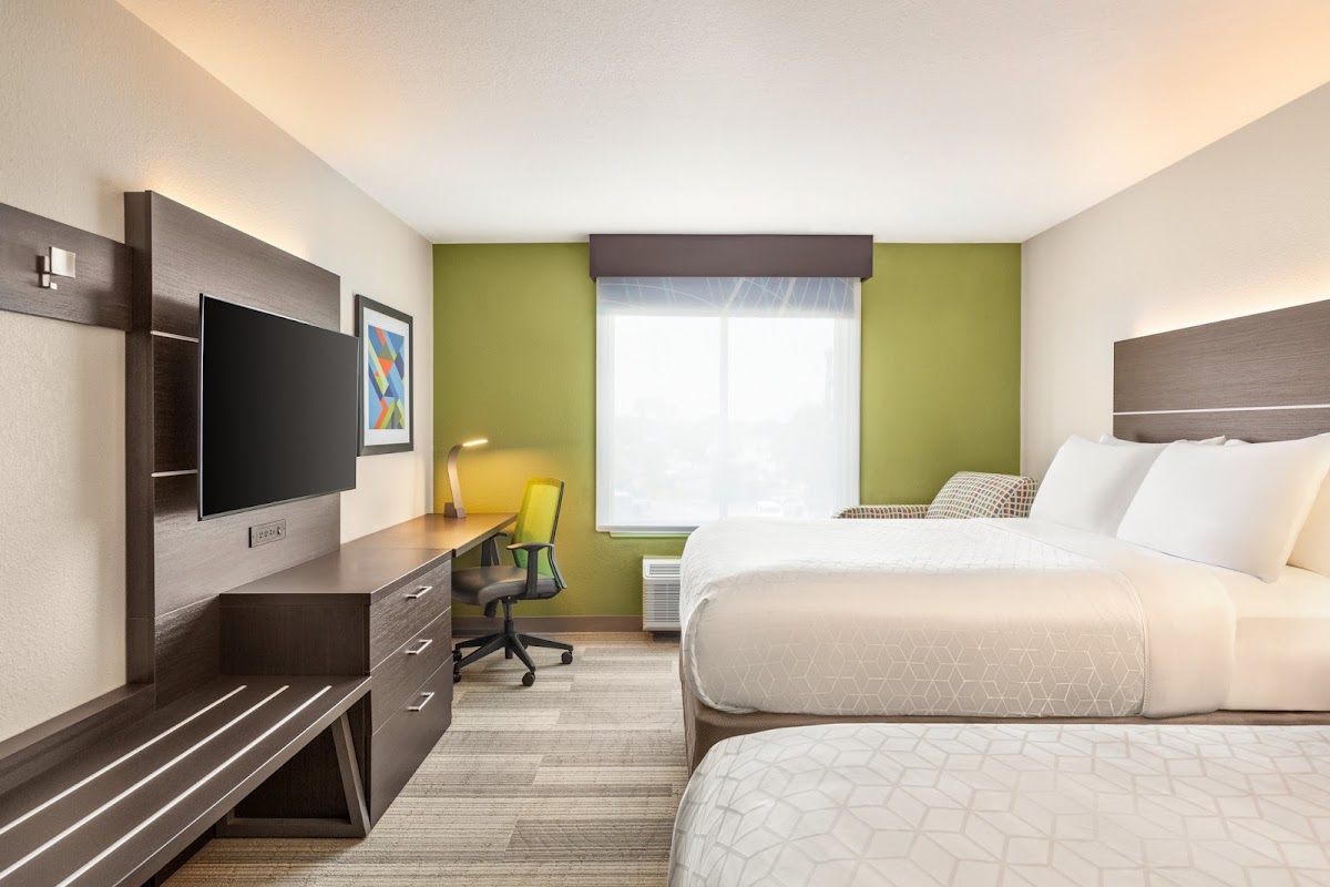 Holiday Inn Express & Suites Live Oak by IHG photo 2