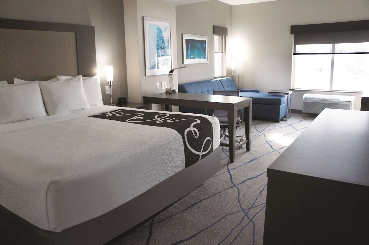 La Quinta Inn & Suites by Wyndham Ponca City photo 2
