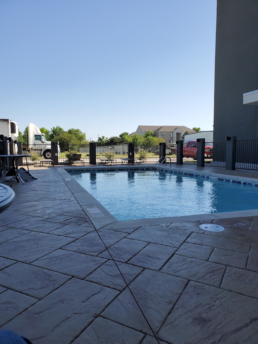 La Quinta Inn & Suites by Wyndham Ponca City photo 3