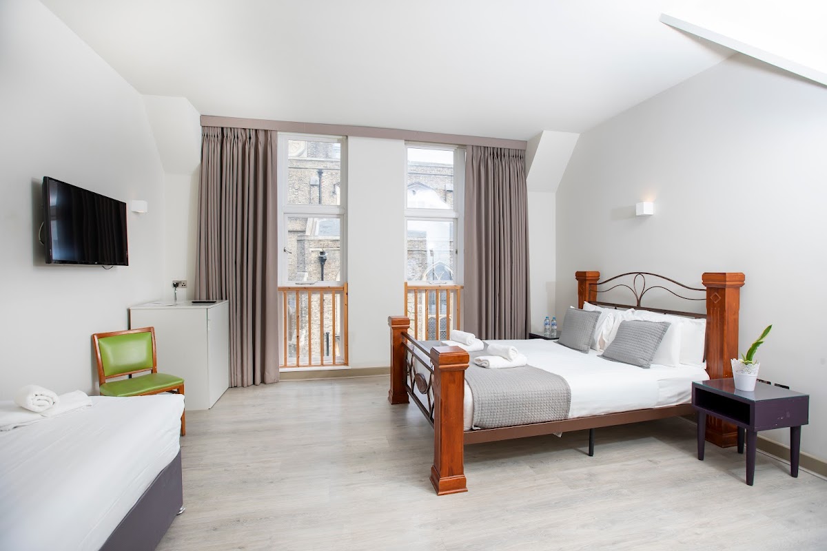Arch Hotel photo 2