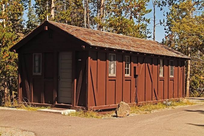 Old Faithful Lodge