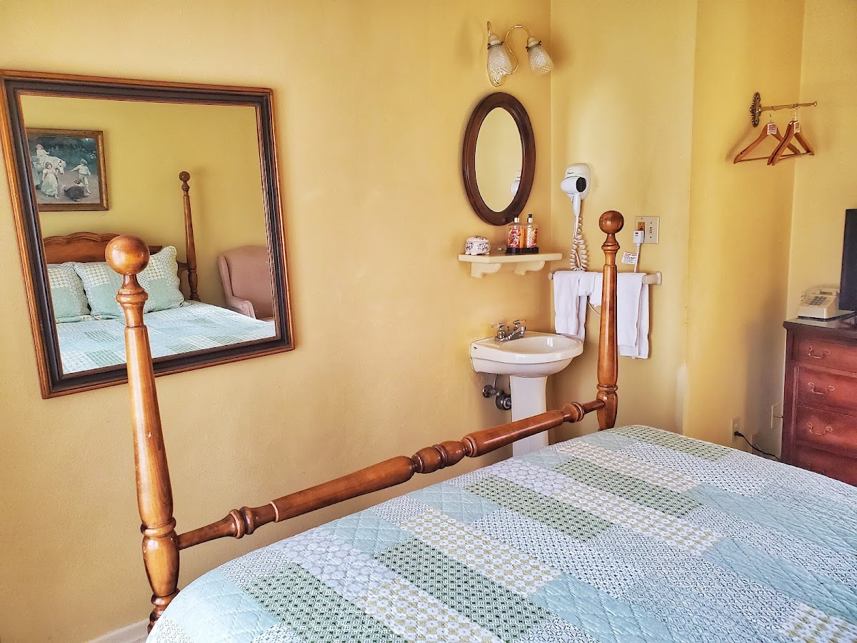 Montague Inn Bed & Breakfast photo 3