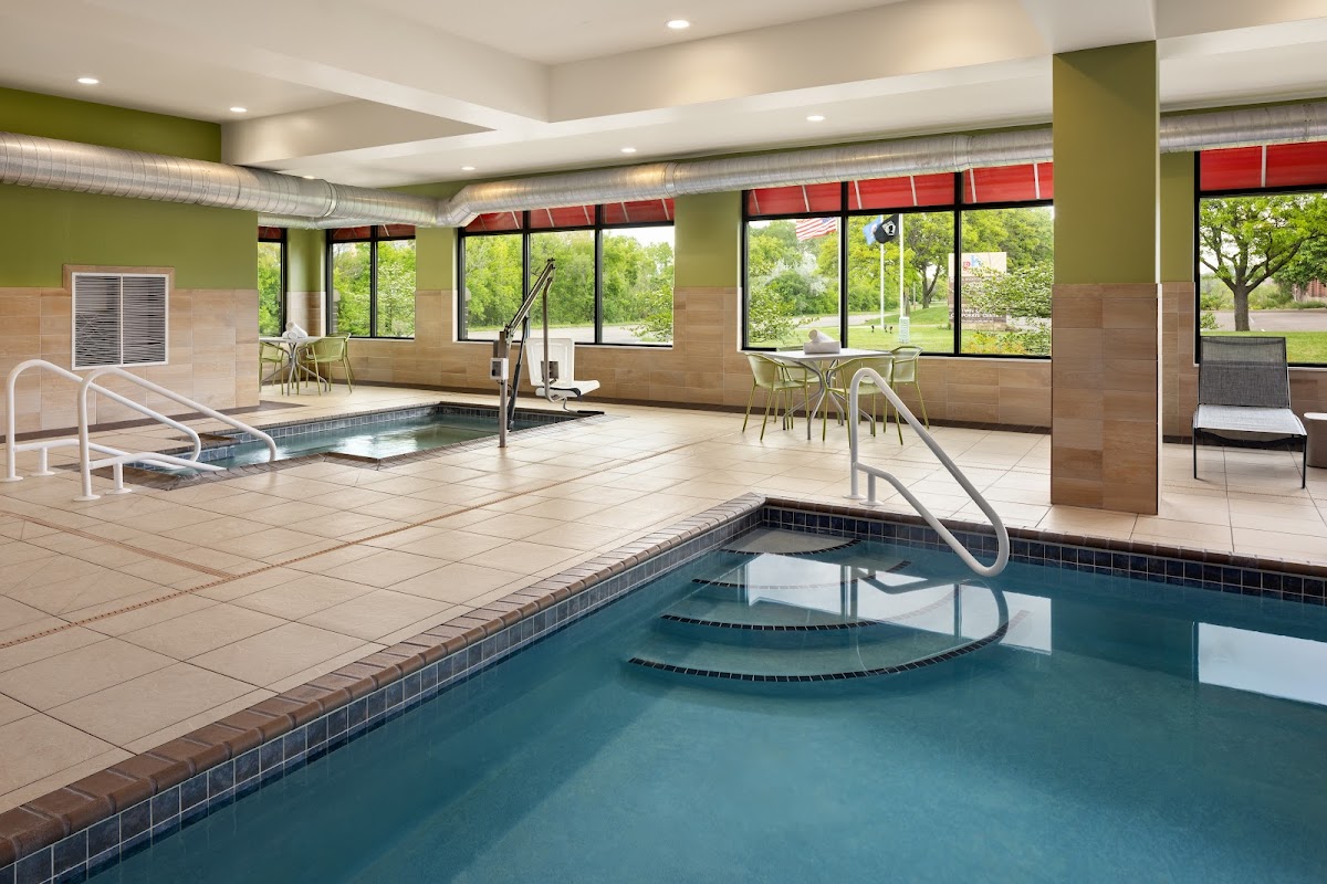 Hampton Inn Minneapolis-Roseville photo 3