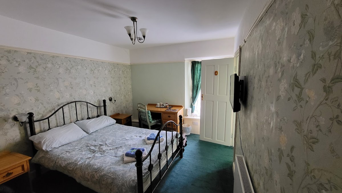 Neuadd Arms Hotel photo 2
