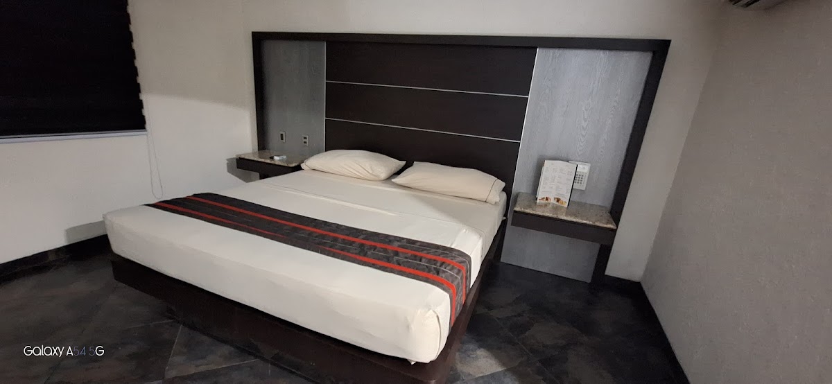 Auto Hotel Villa del Río