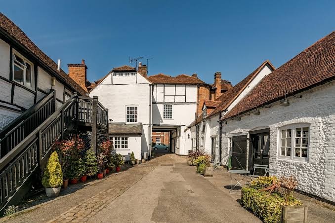 The George & Dragon Hotel & Pub