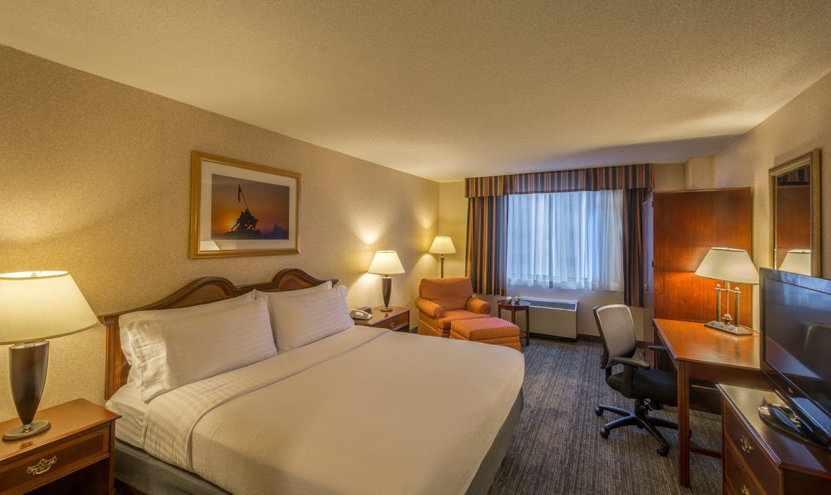 Holiday Inn Arlington at Ballston by IHG photo 2