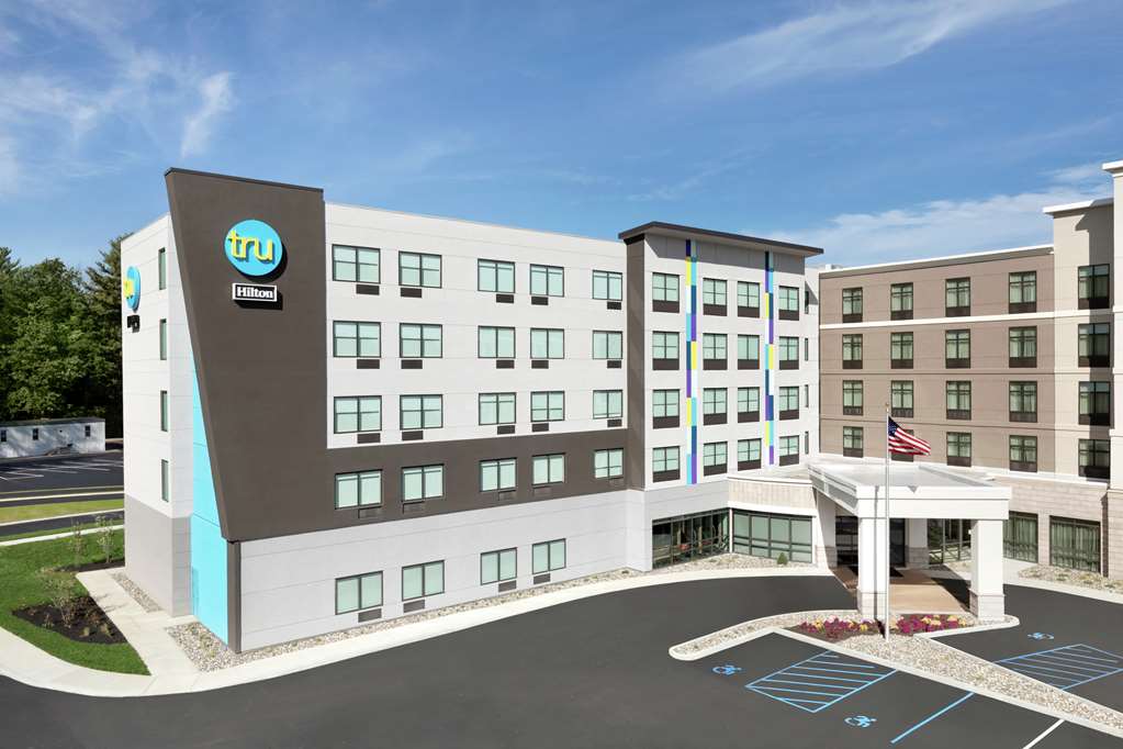 Tru by Hilton Albany Crossgates Mall