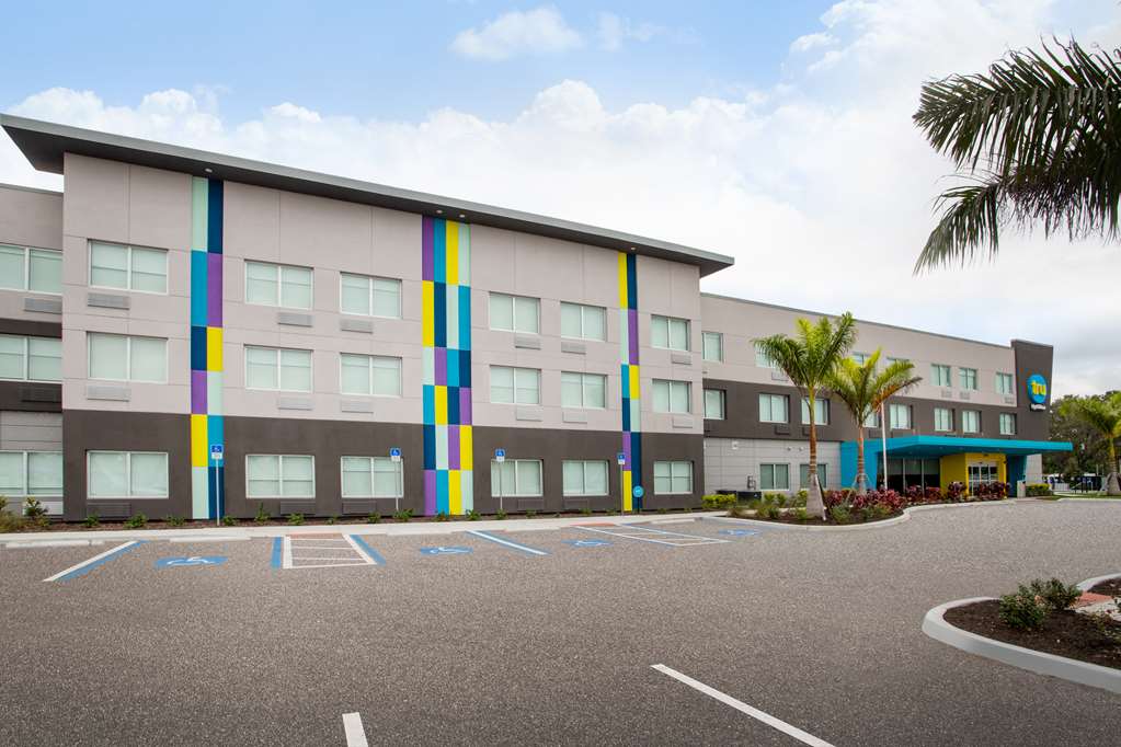 Tru by Hilton Bradenton I 75