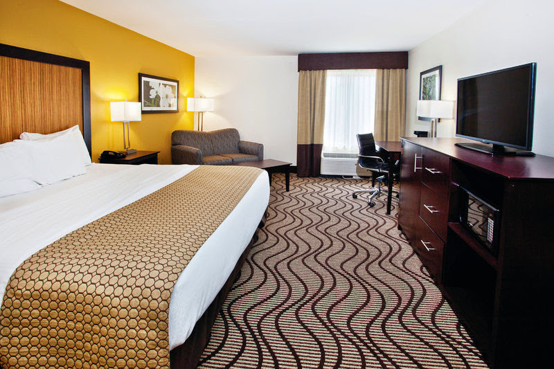 La Quinta Inn & Suites by Wyndham LaGrange / I-85 photo 2