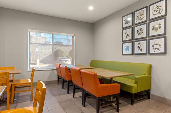 Country Inn & Suites by Radisson, Asheville - Outlet Mall photo 3